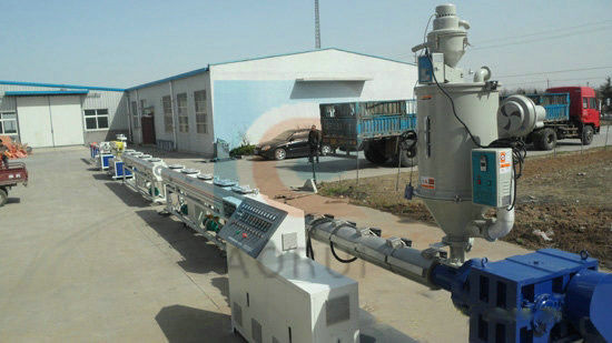 HDPEの電気配水管のプラスチック放出機械、PPの排水の管の押出機