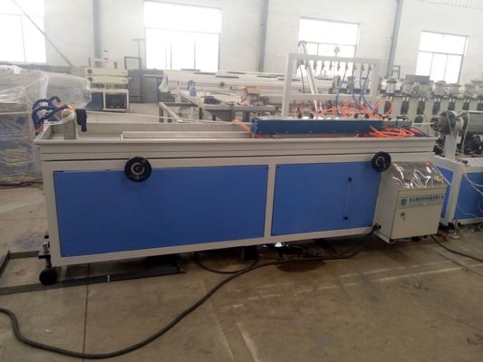 良い価格 プラスチック ポリ塩化ビニールのプロフィールの生産ライン/木製のプラスチック プロフィールの放出プロセス オンライン