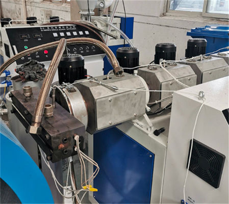 良い価格 横のPP溶解によって吹かれる機械非編まれた生地の放出装置 オンライン