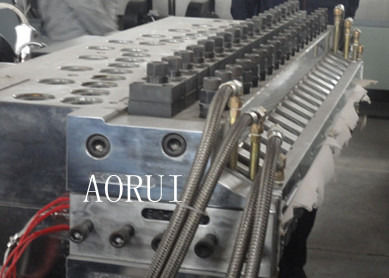 良い価格 造る型板/Photorのアルバム板のためのポリ塩化ビニールの泡板機械 オンライン