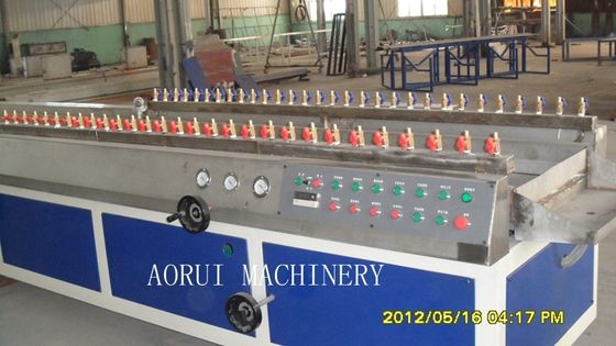 良い価格 自動ポリ塩化ビニールの窓の二重ねじ380Vが付いているプラスチック プロフィールの放出ライン オンライン