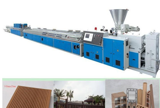 良い価格 フル オート ポリ塩化ビニールWPCのプラスチック プロフィールの放出ライン木製のプラスチック合成の機械類 オンライン