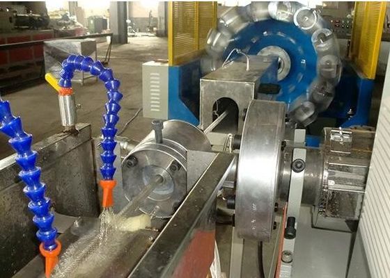 良い価格 機械にプラスチック放出ライン、対ねじポリ塩化ビニールの繊維強化管の生産ラインをするポリ塩化ビニールのガーデン・ホース オンライン