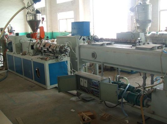 良い価格 機械を作る電気水路の管16 - 63mmポリ塩化ビニールの双生児の管の放出ライン オンライン