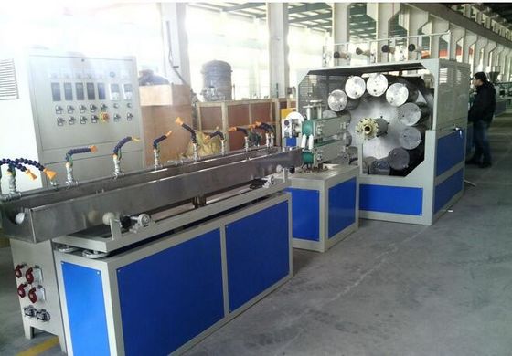 良い価格 機械を作る二重ねじ管の放出機械ポリ塩化ビニールの繊維強化柔らかい管 オンライン