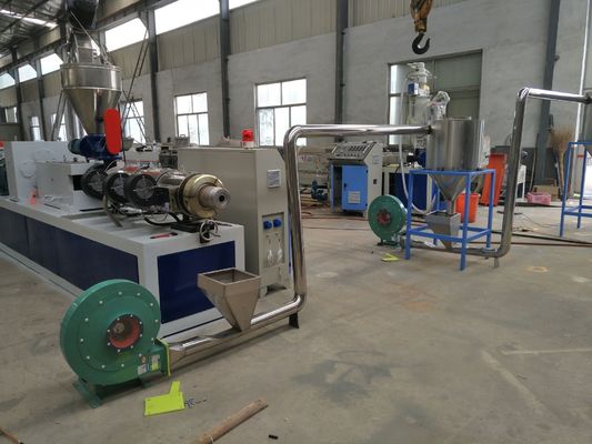良い価格 ポリ塩化ビニールの熱い切口のプラスチック微粒機械、対ねじ粒状化の生産ライン オンライン