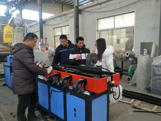 単一の壁が管機械380Vを波形を付けたPEは管の生産ラインを波形を付けた