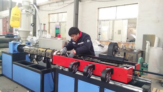 良い価格 PPのPEの単一の壁の波形の水路の管の放出ライン高温抵抗力がある オンライン