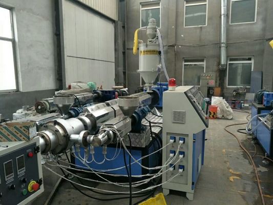 PEの単一ねじ押出機が付いているプラスチック管の放出ラインHDPEの製造業機械