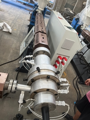 HDPE PE PP PPR ガスパイプ 水道パイプ シングルスクリュープラスチックエクストルーダー 生産ライン