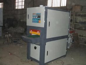 良い価格 WPCのプロフィール/板/版のブラシをかける機械、熱い薄板になる機械 オンライン