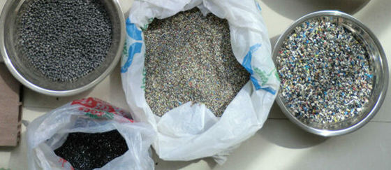 良い価格 ポリ塩化ビニールの熱い切断の微粒機械、ポリ塩化ビニールの倍ねじ餌のプラスチック押出機 オンライン