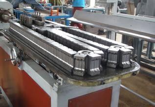 良い価格 PP/PEのElelctricalワイヤー管のプラスチック単一ねじ押出機機械 オンライン